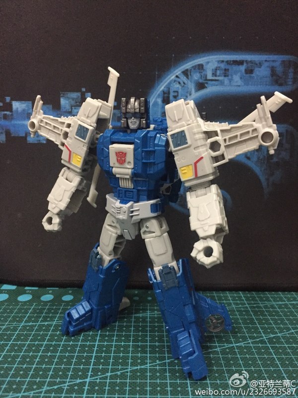 Titans Return Deluxe Wave 2 In Hand Photos Chromedome, Highbrow, Mindwipe, Wolfwire 20 (20 of 32)